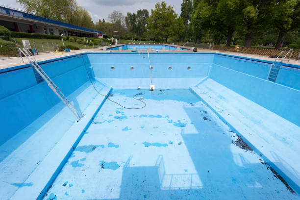 Best Professional water damage repair  in Tipton, CA